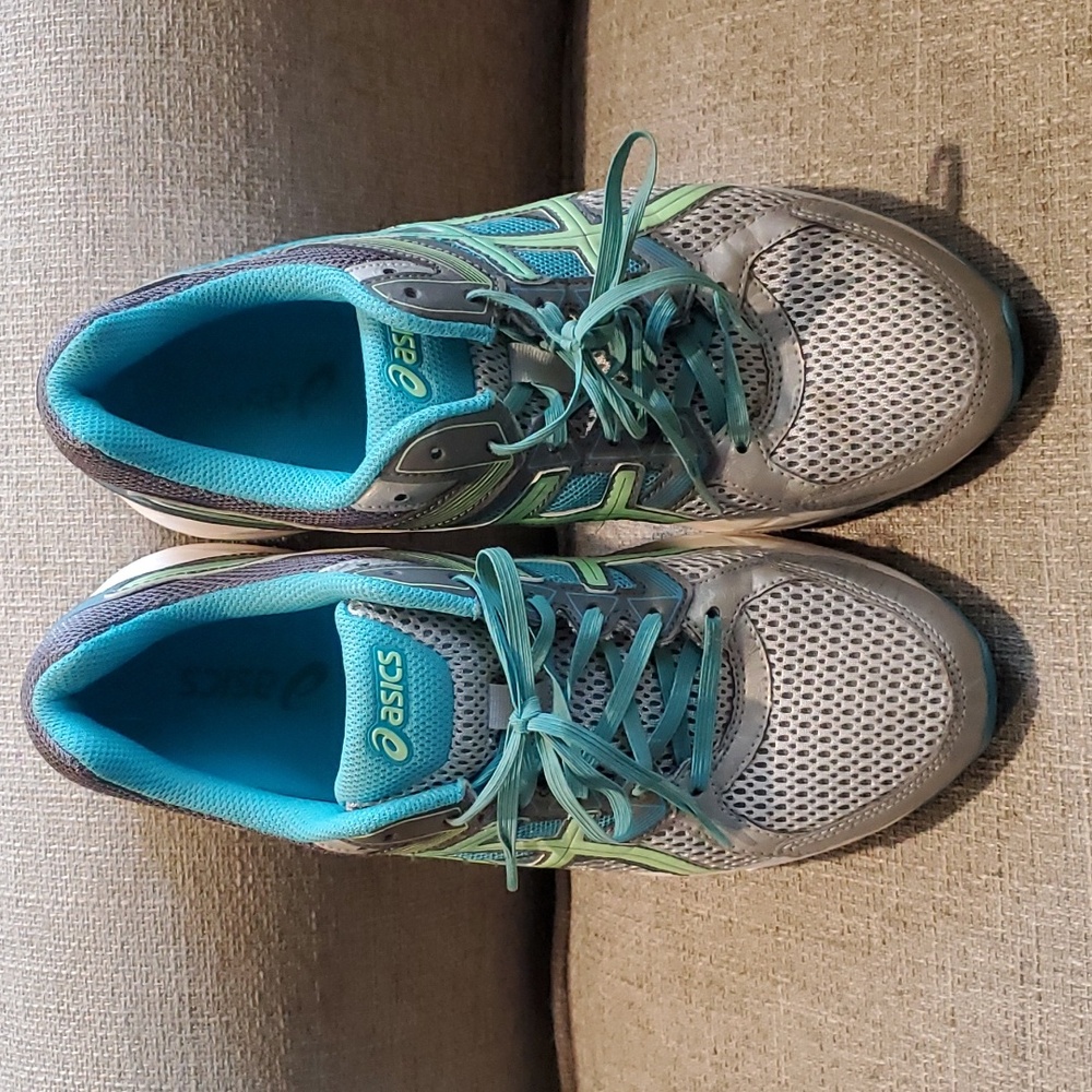 9.5 Asics Gel Contend 3